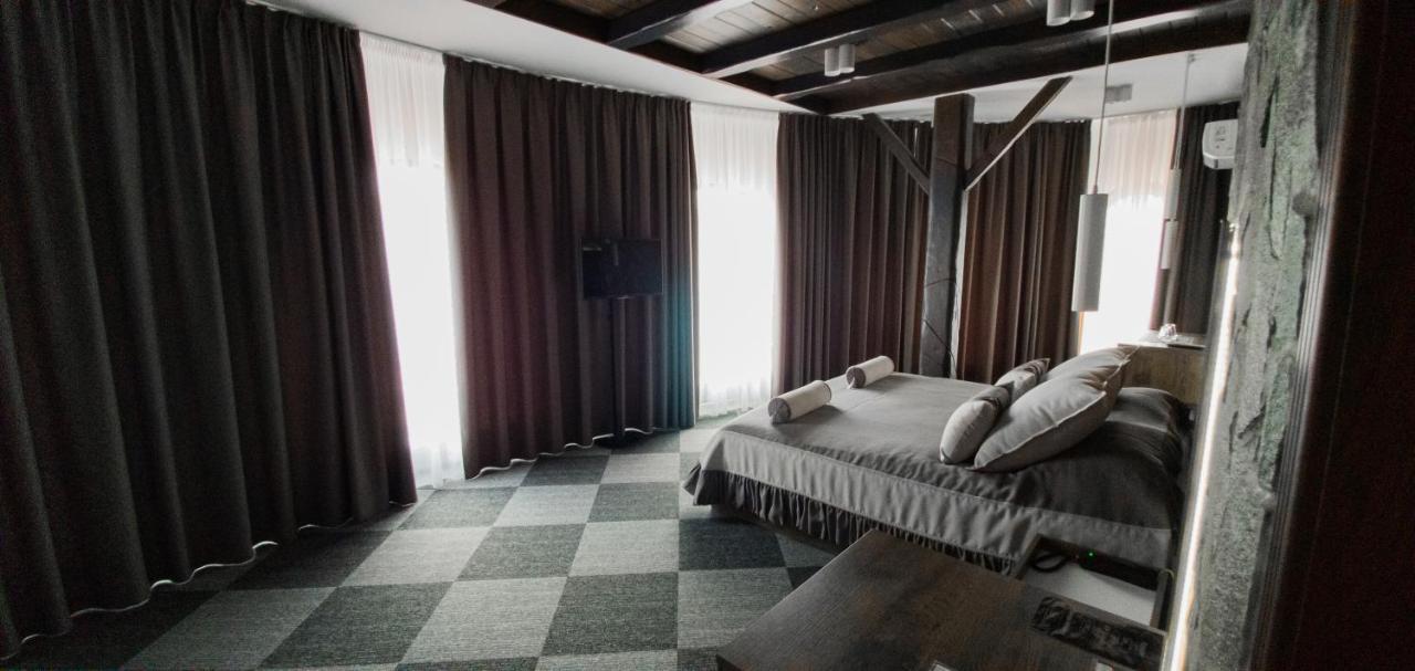 Pidkova Hotel Rivne Bagian luar foto