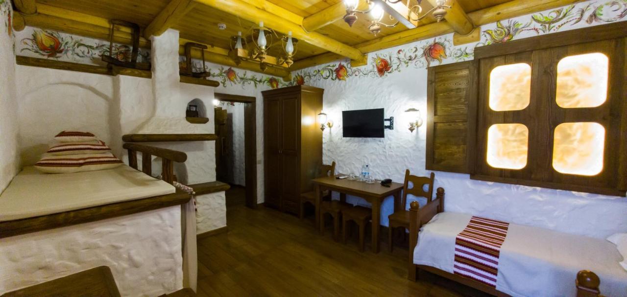 Pidkova Hotel Rivne Bagian luar foto