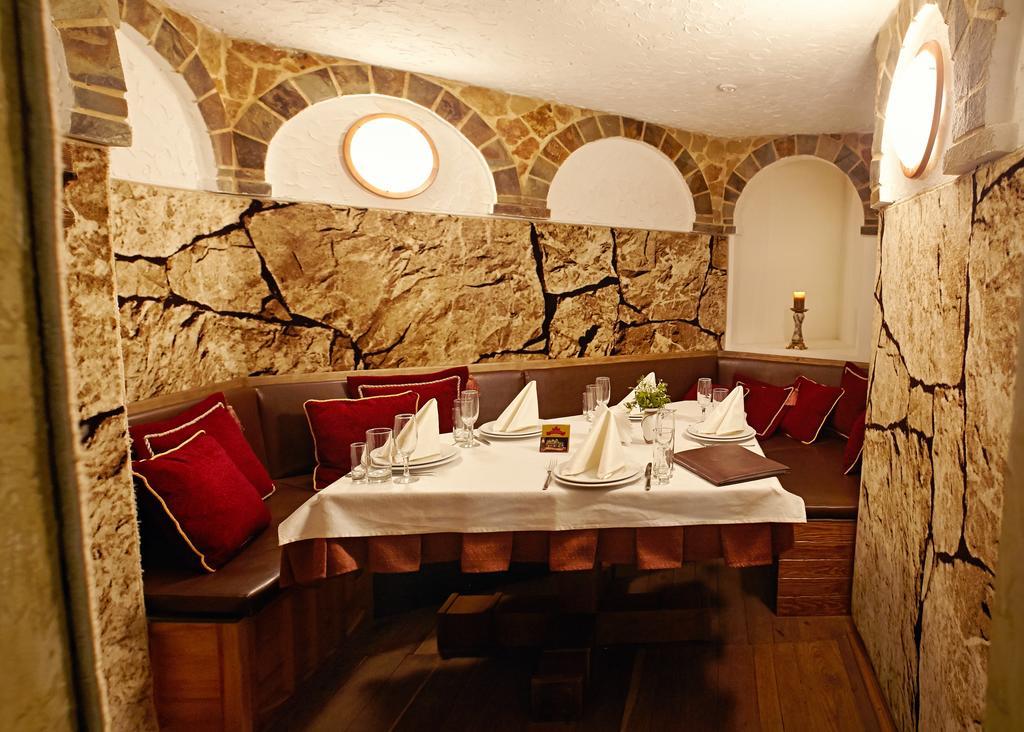 Pidkova Hotel Rivne Bagian luar foto