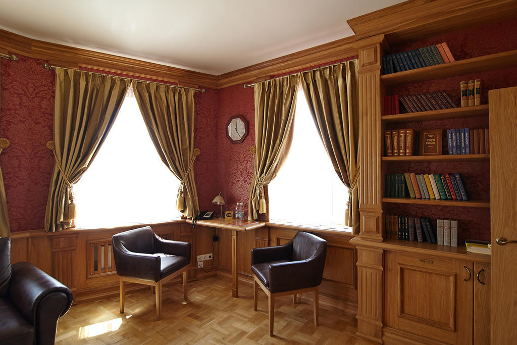 Pidkova Hotel Rivne Ruang foto
