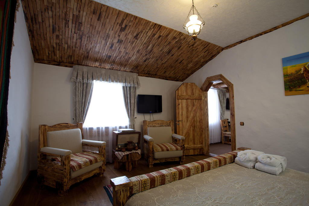 Pidkova Hotel Rivne Ruang foto
