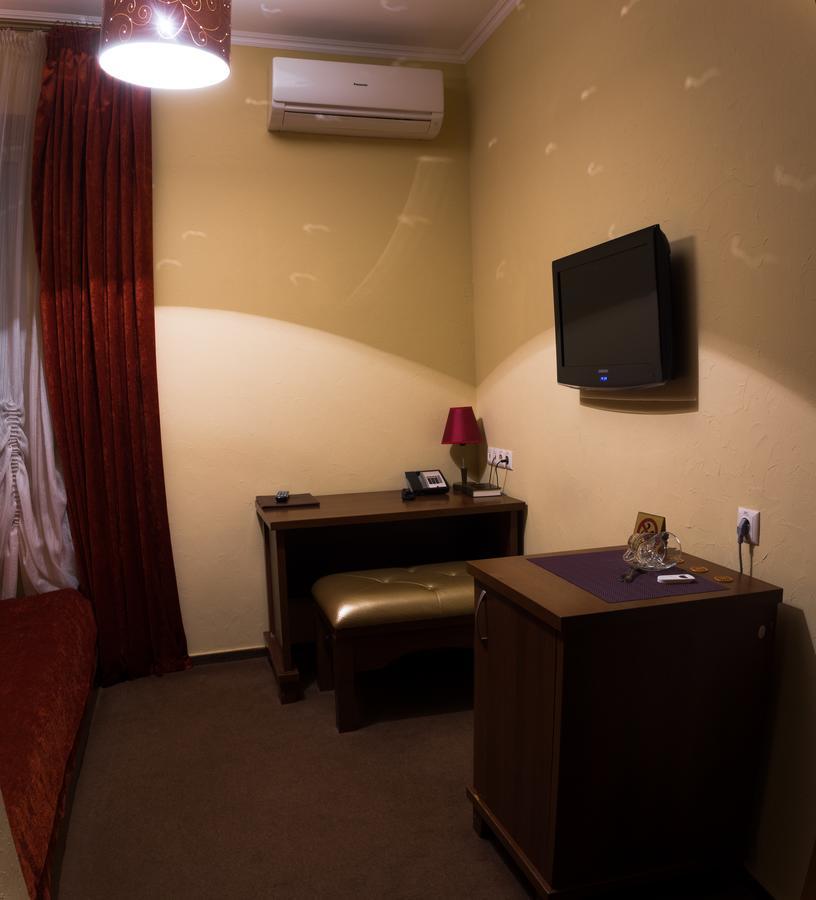 Pidkova Hotel Rivne Bagian luar foto