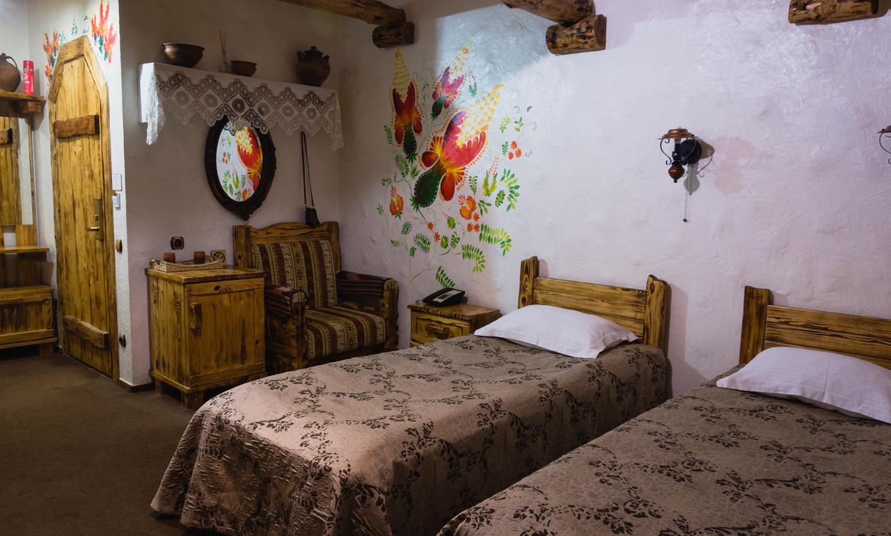 Pidkova Hotel Rivne Bagian luar foto