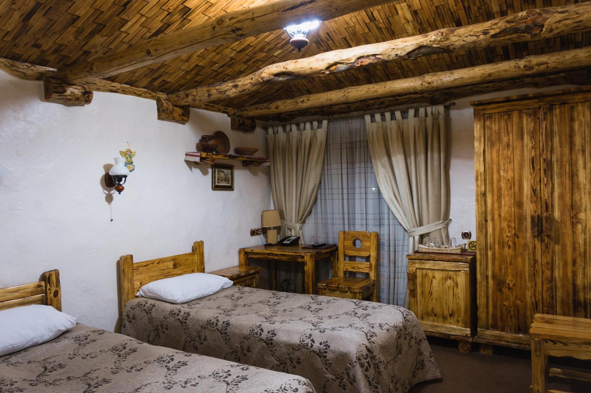 Pidkova Hotel Rivne Bagian luar foto