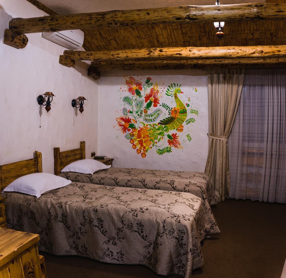 Pidkova Hotel Rivne Bagian luar foto
