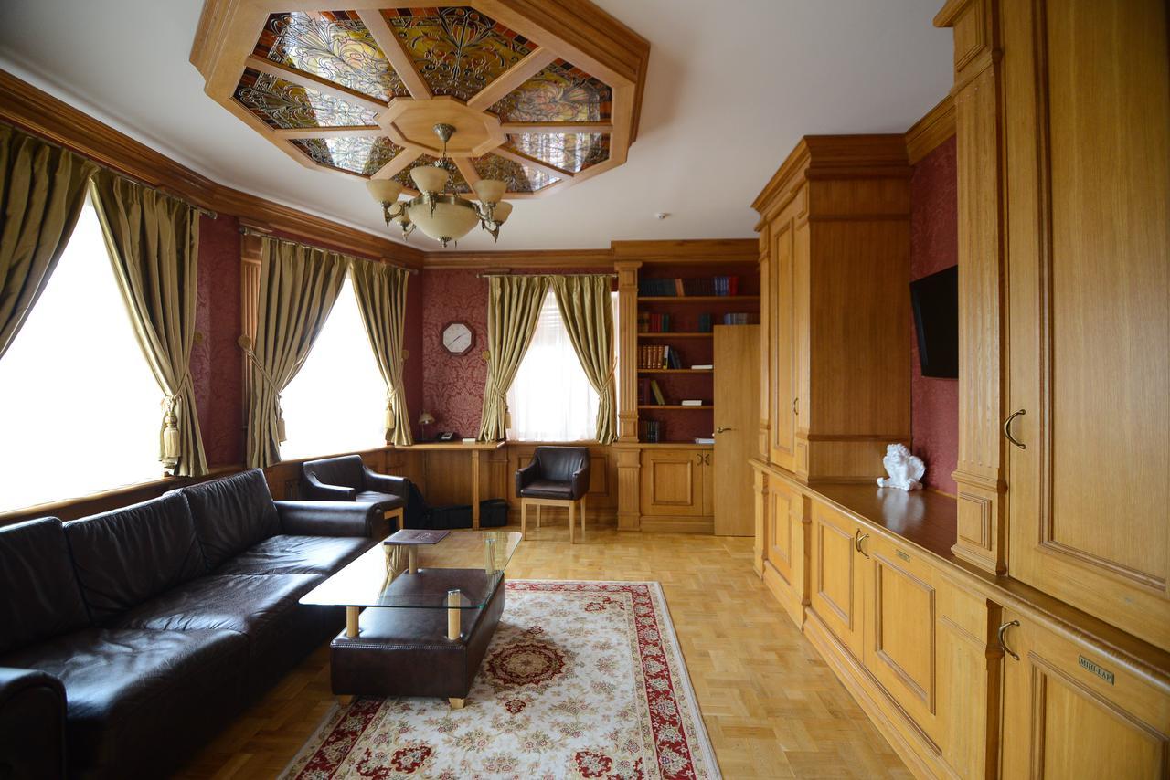 Pidkova Hotel Rivne Bagian luar foto