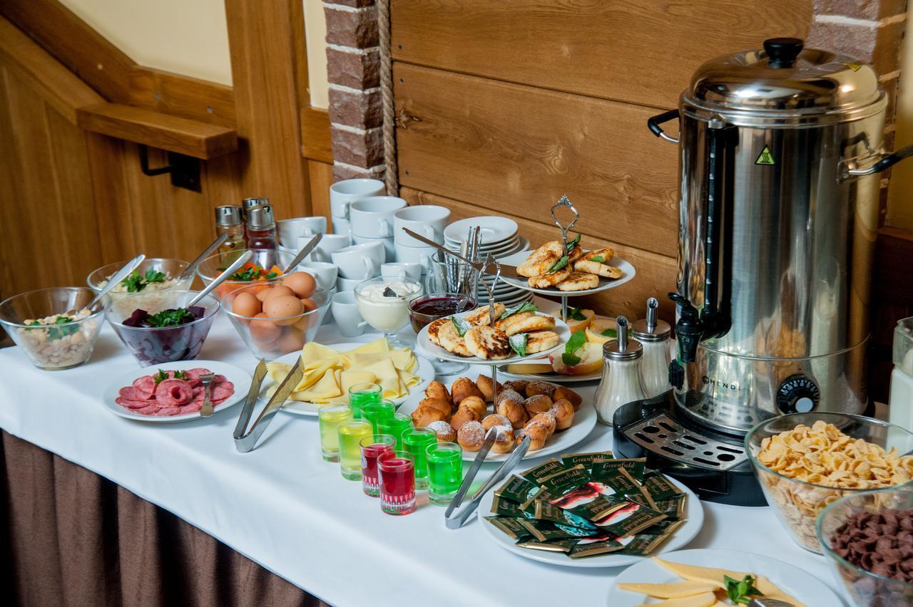 Pidkova Hotel Rivne Bagian luar foto