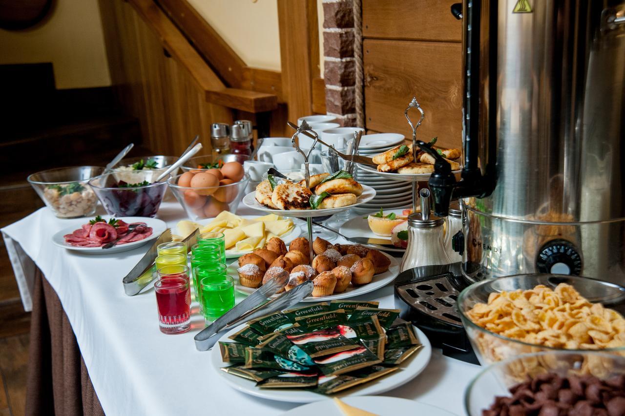 Pidkova Hotel Rivne Bagian luar foto