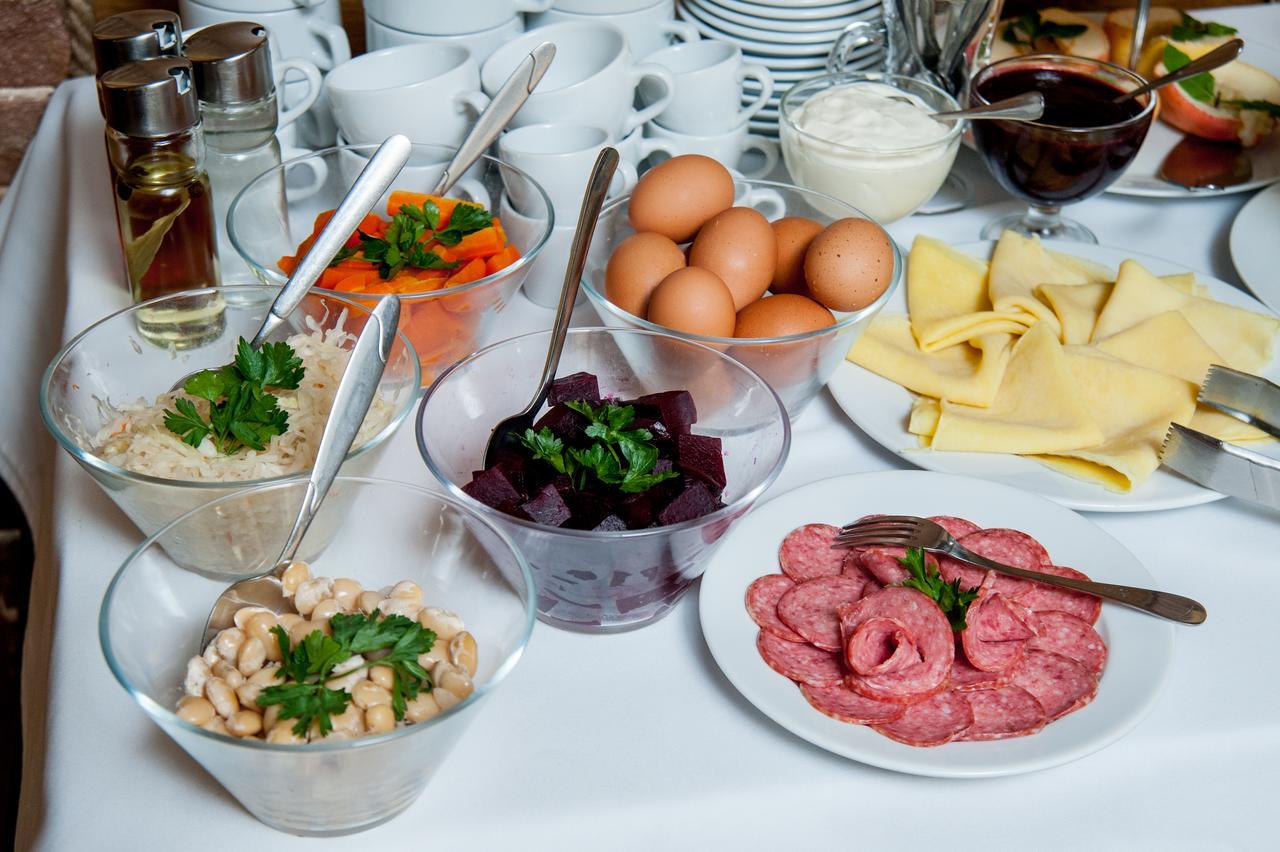 Pidkova Hotel Rivne Bagian luar foto